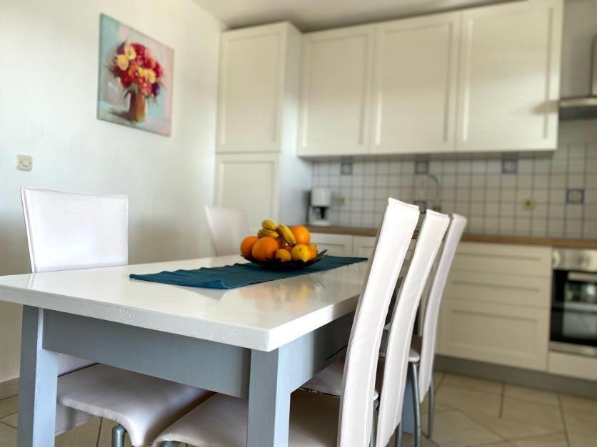 Villa Mihaela - Apartment Ika Cesarica Buitenkant foto