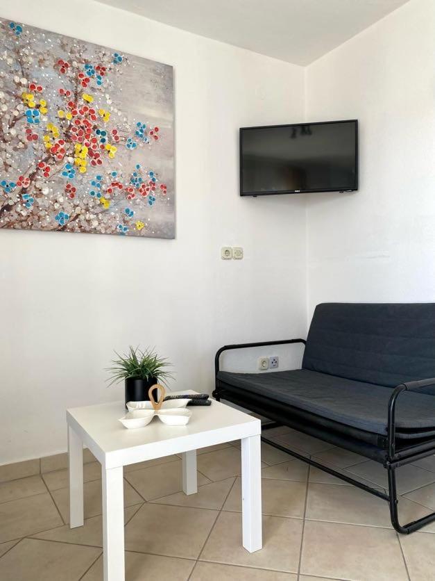 Villa Mihaela - Apartment Ika Cesarica Buitenkant foto